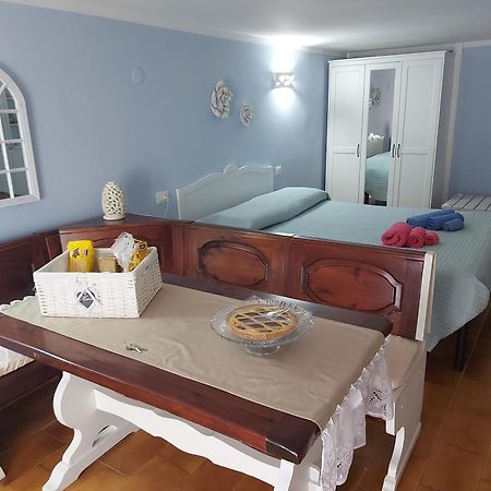 Casa Vacanza Fiori Di Maggio Pulsano Exteriör bild